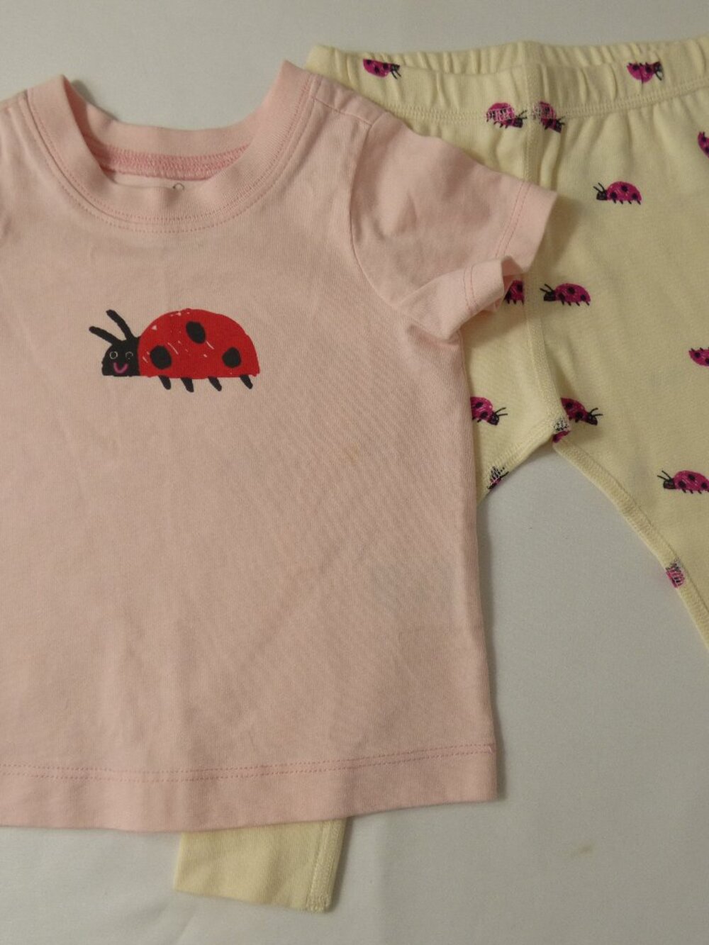 NWOT Hanna Andersson Ladybug T-Shirt & Wiggle Pants Set, Size 6-12 Months